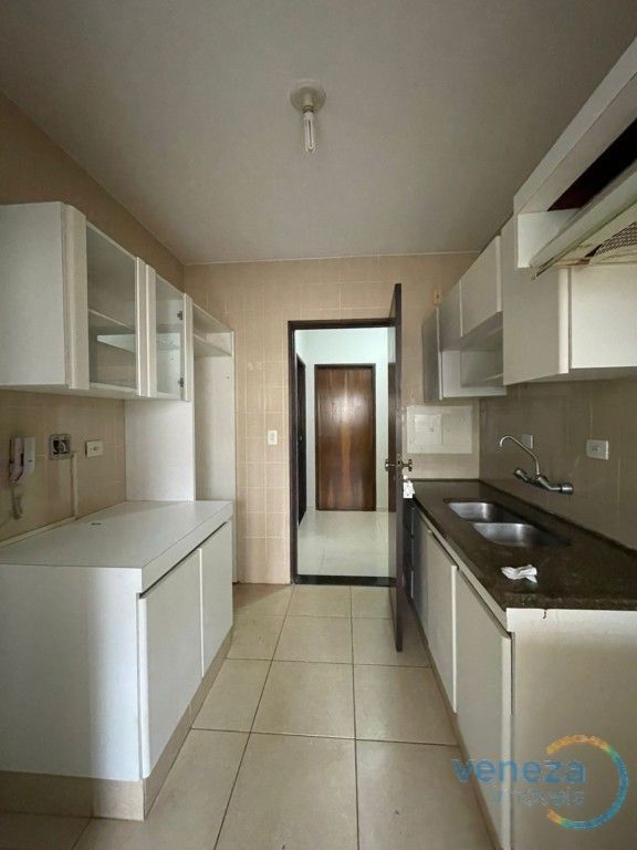 Apartamento para locação no bairro Centro de Londrina com 96m<sup>2</sup> útil, 2 quartos, 1 vaga de garagem