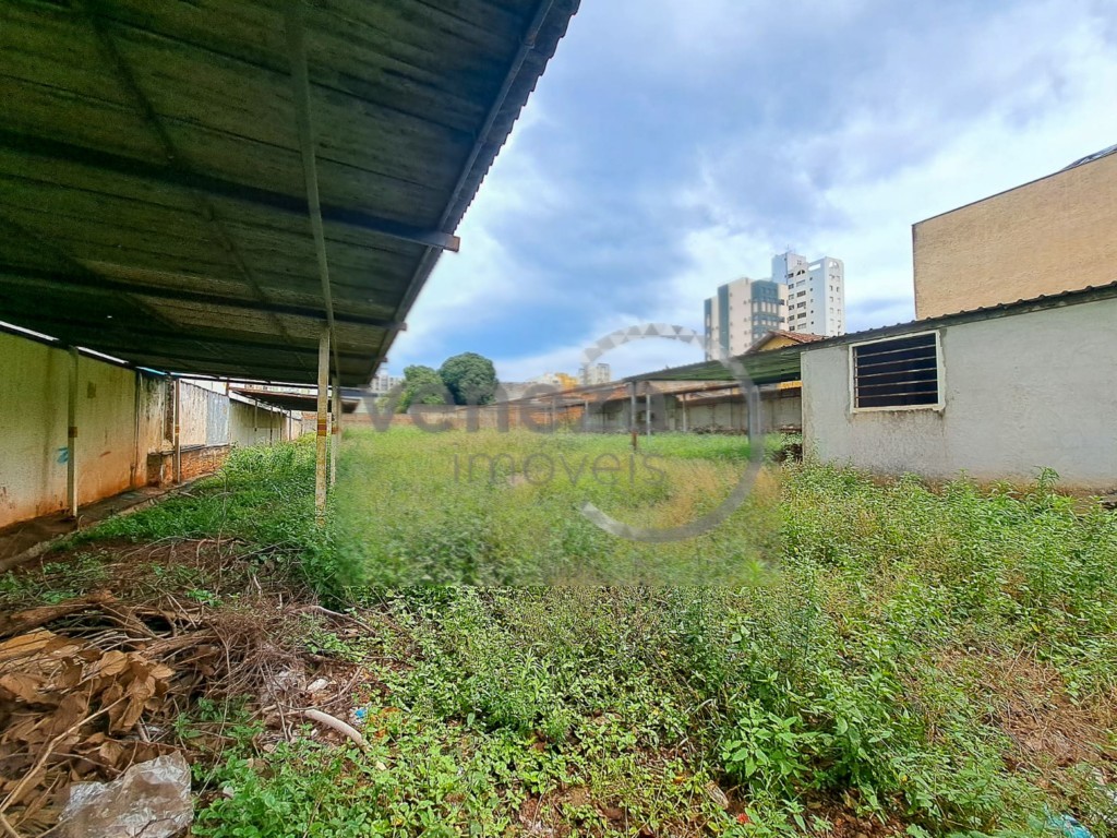 Terreno para locacao no Centro em Londrina com 650m² por R$
                                                                                                                                                                                            2.000,00                                                                                            