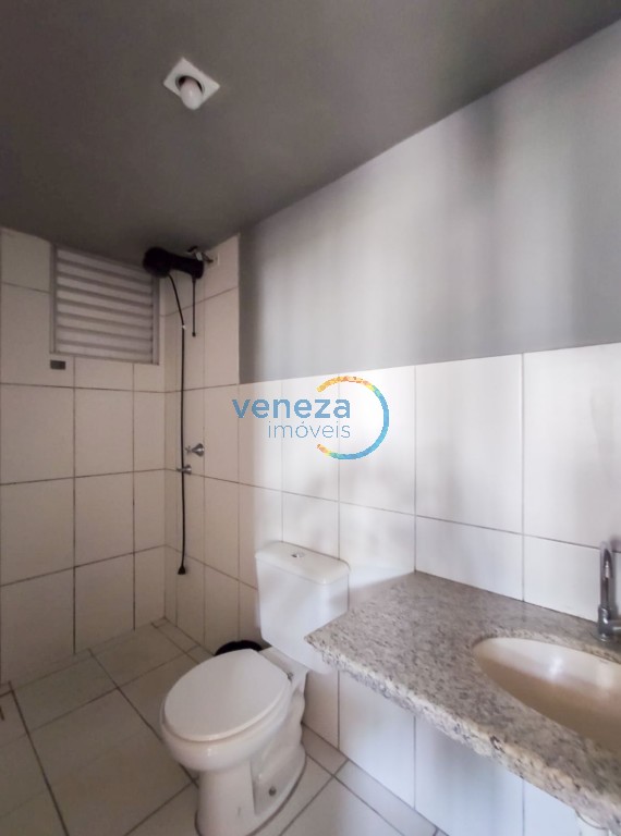 Apartamento à venda no bairro Nacoes Unidas de Londrina com 45m<sup>2</sup> útil, 2 quartos, 1 vaga de garagem