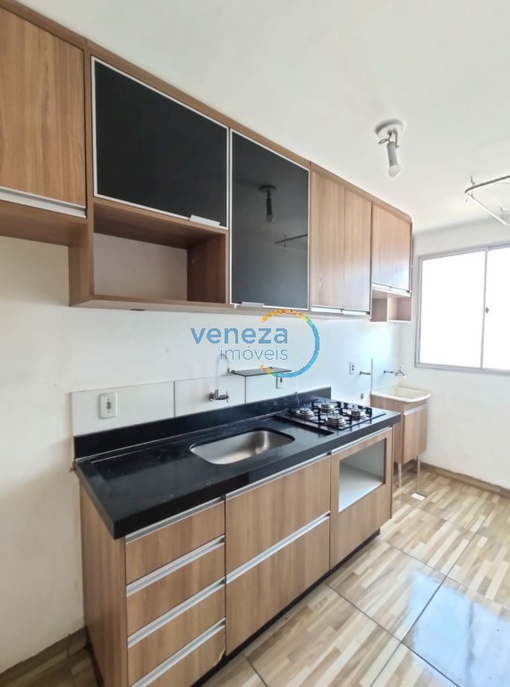 Apartamento à venda no bairro Nacoes Unidas de Londrina com 45m<sup>2</sup> útil, 2 quartos, 1 vaga de garagem