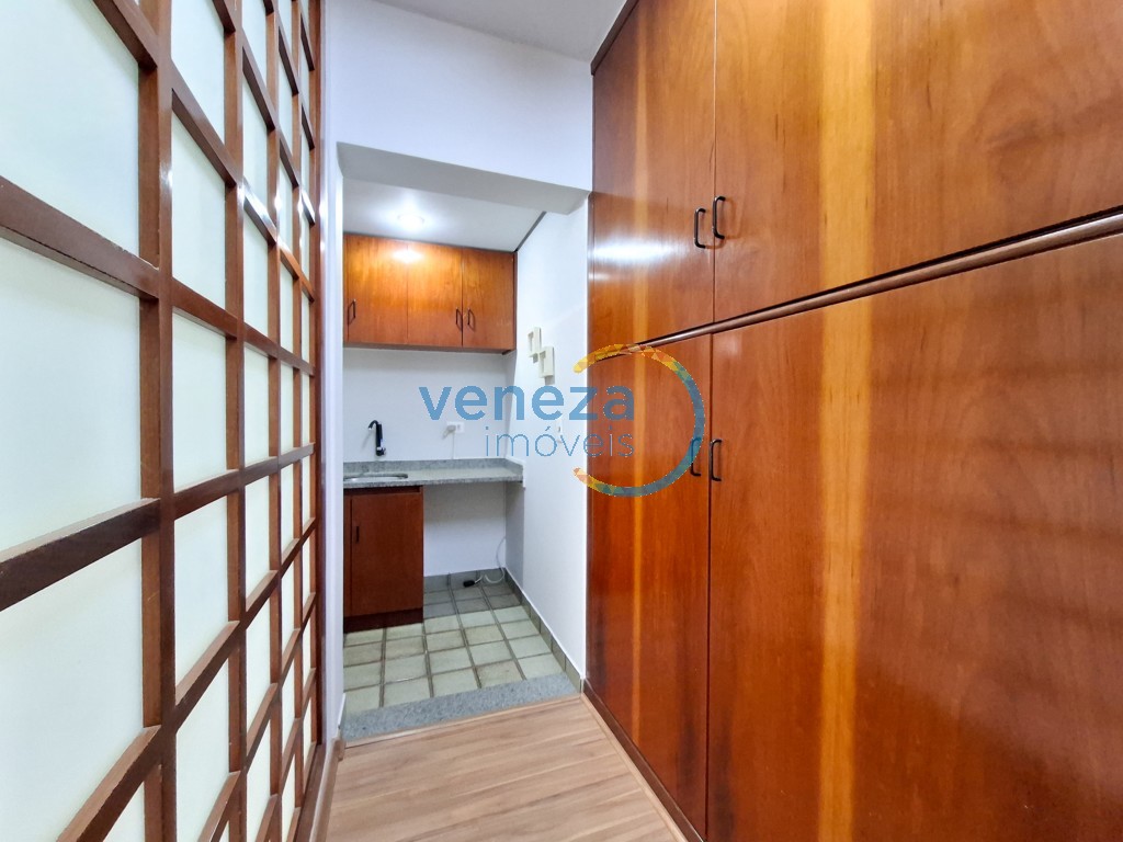 Sala para locação no bairro Centro de Londrina com 57.57m<sup>2</sup> útil, 1 vaga de garagem