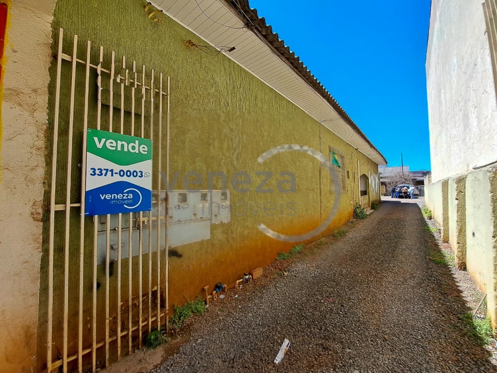 Terreno para venda no Centro em Arapongas com 451m² por R$
                                                                                                                                                2.700.000,00                                                                                                                                        