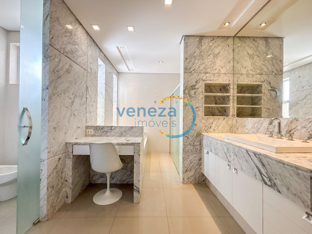 Apartamento à venda no bairro Gleba Palhano de Londrina com 285.81m<sup>2</sup> útil, 3 quartos, 4 vagas de garagem