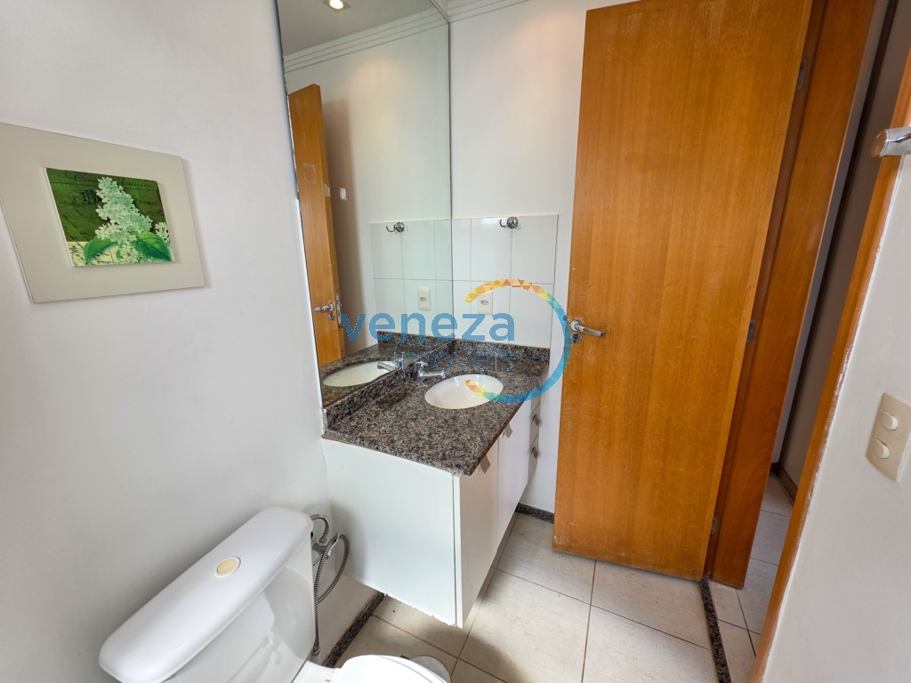 Apartamento para locação no bairro Centro de Londrina com 70.6m<sup>2</sup> útil, 3 quartos, 2 vagas de garagem