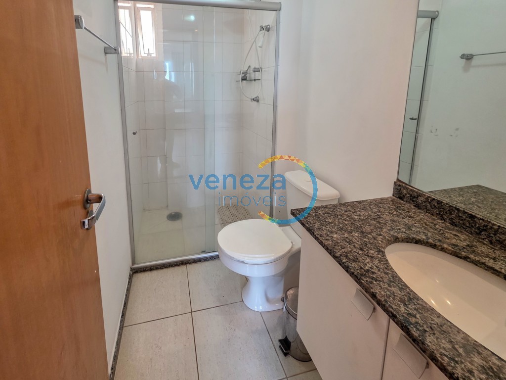 Apartamento para locação no bairro Centro de Londrina com 70.6m<sup>2</sup> útil, 3 quartos, 2 vagas de garagem