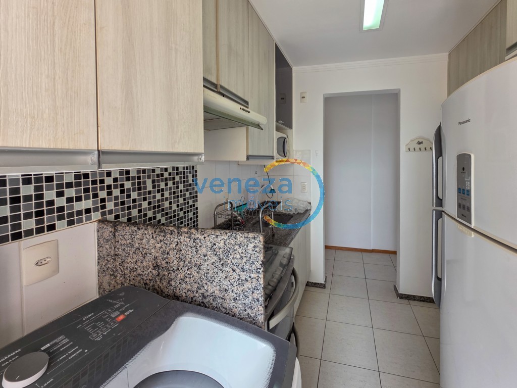 Apartamento para locação no bairro Centro de Londrina com 70.6m<sup>2</sup> útil, 3 quartos, 2 vagas de garagem