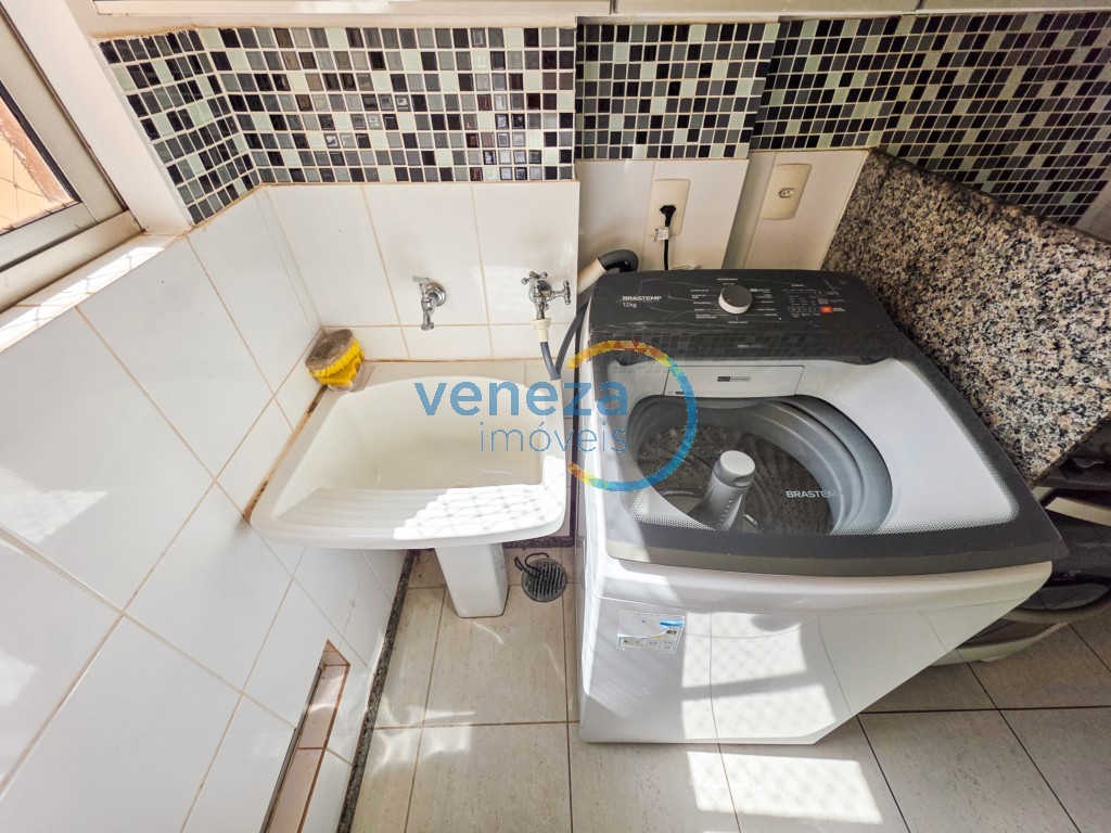 Apartamento para locação no bairro Centro de Londrina com 70.6m<sup>2</sup> útil, 3 quartos, 2 vagas de garagem