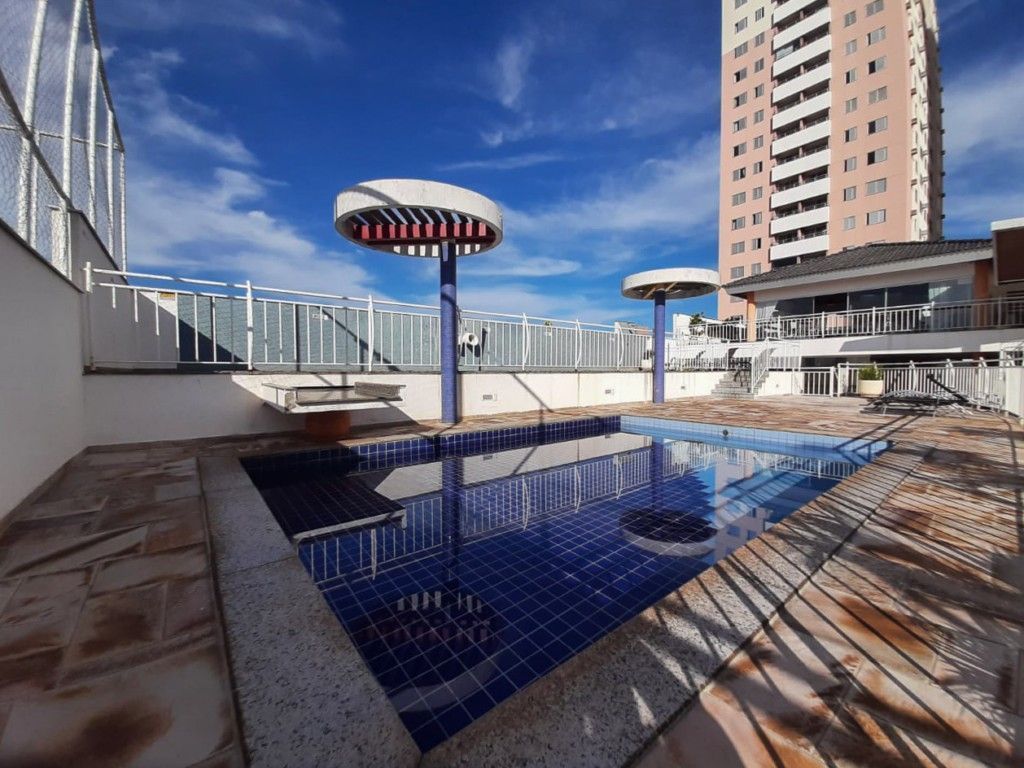 Apartamento para locação no bairro Centro de Londrina com 70.6m<sup>2</sup> útil, 3 quartos, 2 vagas de garagem