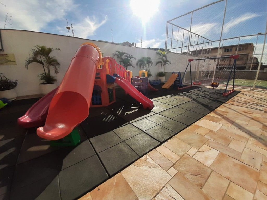 Apartamento para locação no bairro Centro de Londrina com 70.6m<sup>2</sup> útil, 3 quartos, 2 vagas de garagem