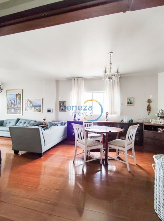 Apartamento à venda no bairro Centro de Londrina com 141m<sup>2</sup> útil, 3 quartos, 2 vagas de garagem