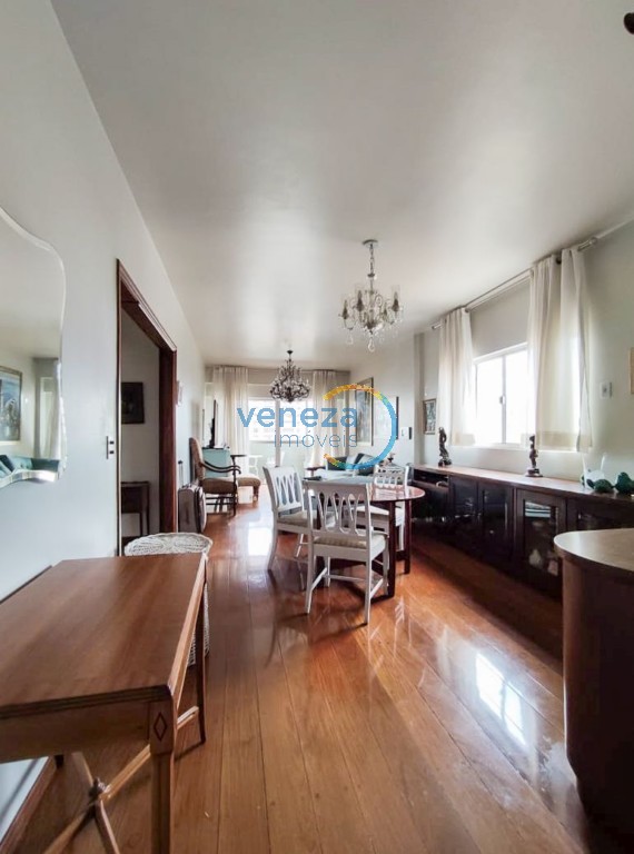 Apartamento à venda no bairro Centro de Londrina com 141m<sup>2</sup> útil, 3 quartos, 2 vagas de garagem