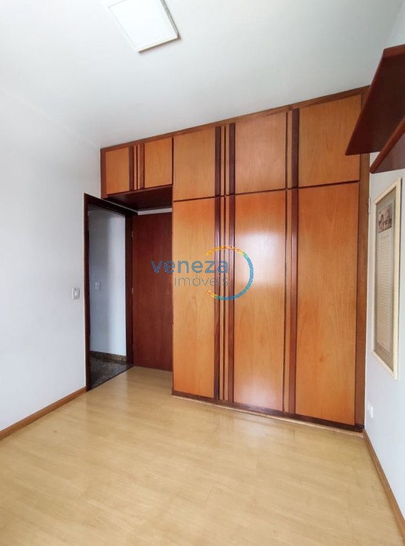 Apartamento à venda no bairro Centro de Londrina com 141m<sup>2</sup> útil, 3 quartos, 2 vagas de garagem
