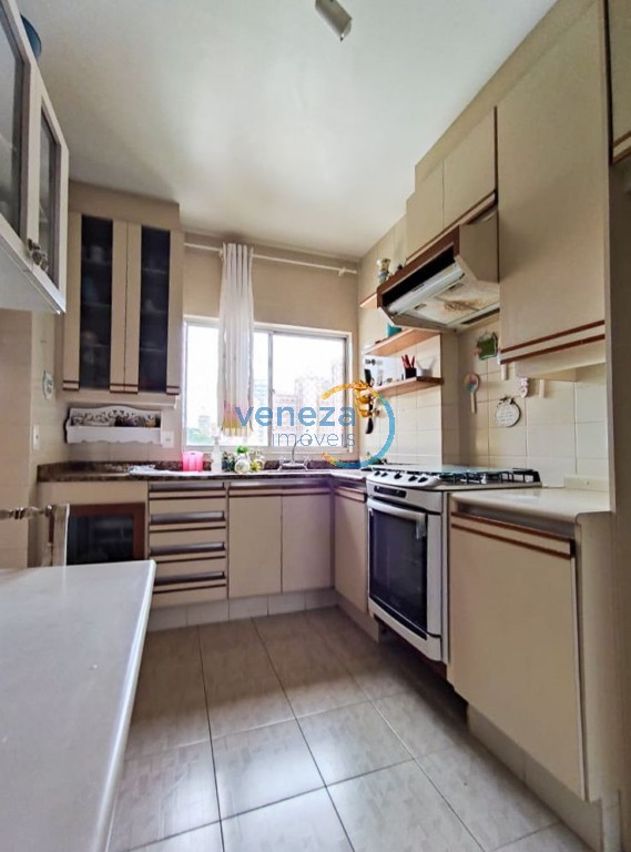 Apartamento à venda no bairro Centro de Londrina com 141m<sup>2</sup> útil, 3 quartos, 2 vagas de garagem