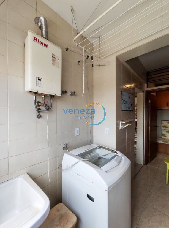 Apartamento à venda no bairro Centro de Londrina com 141m<sup>2</sup> útil, 3 quartos, 2 vagas de garagem