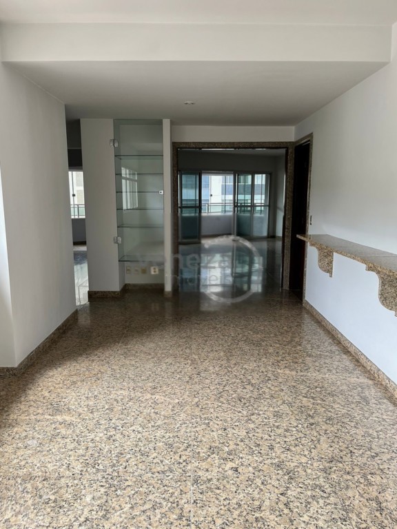 Apartamento para venda no Centro em Londrina com 227m² por R$
                                                                                                                                                810.000,00                                                                                                                                        