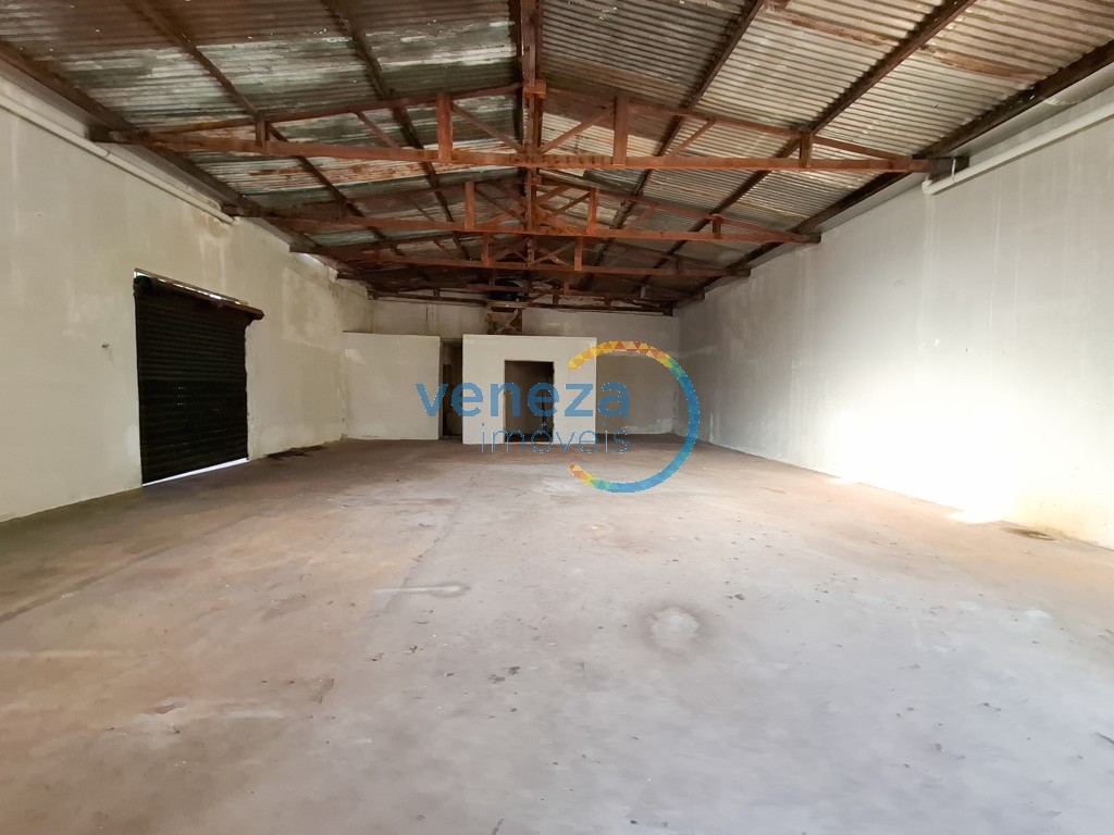 Barracão para locação no bairro Sabara de Londrina com 281.75m<sup>2</sup> útil