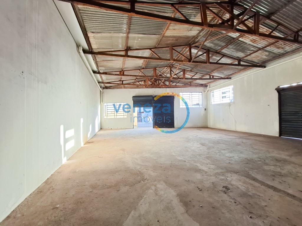 Barracão para locação no bairro Sabara de Londrina com 281.75m<sup>2</sup> útil