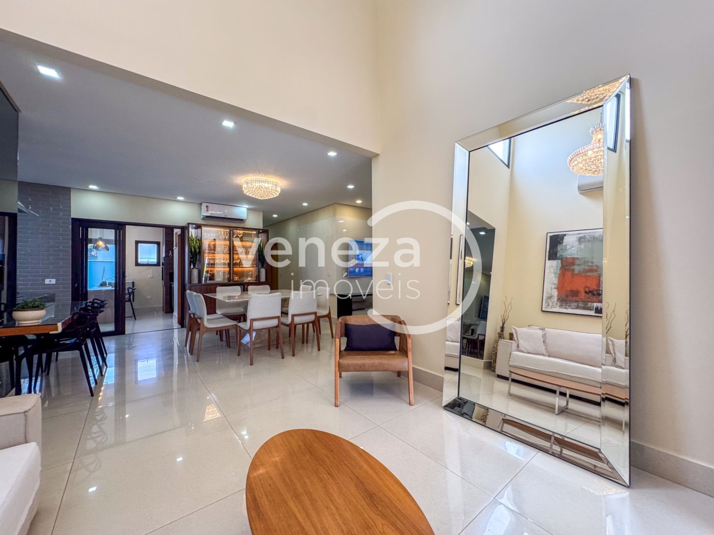 Casa Residencial para venda no Vivendas do Arvoredo em Londrina com 186m² por R$ 2.990.000