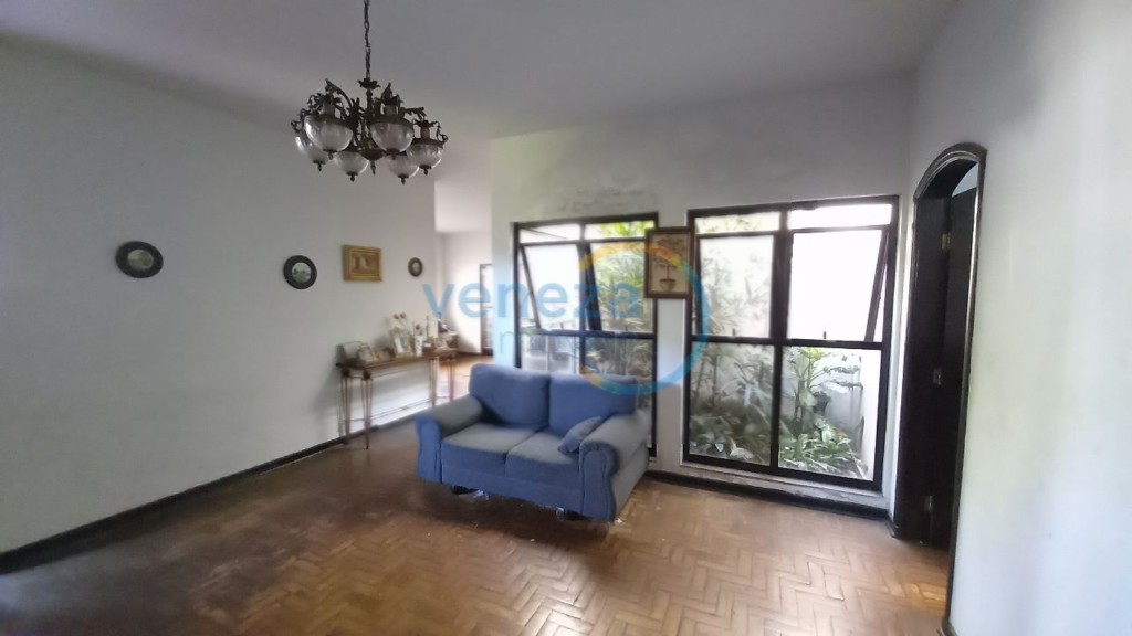 Casa Residencial para venda no Centro em Rolandia com 266m² por R$
                                                                                                                                                800.000,00                                                                                                                                        