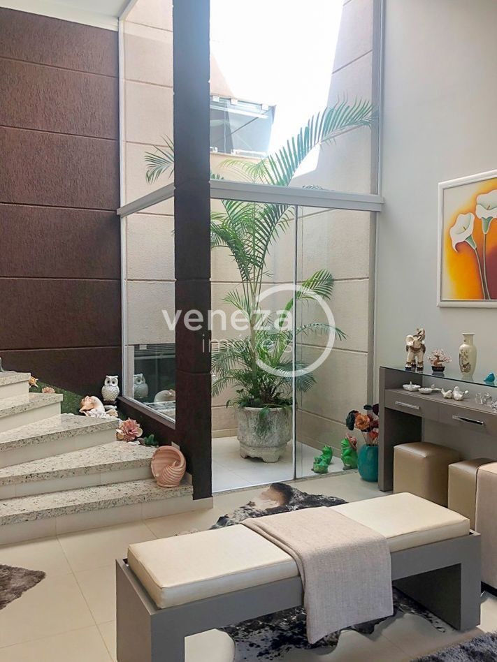Casa Residencial para venda no Santa Monica em Londrina com 220m² por R$ 890.000