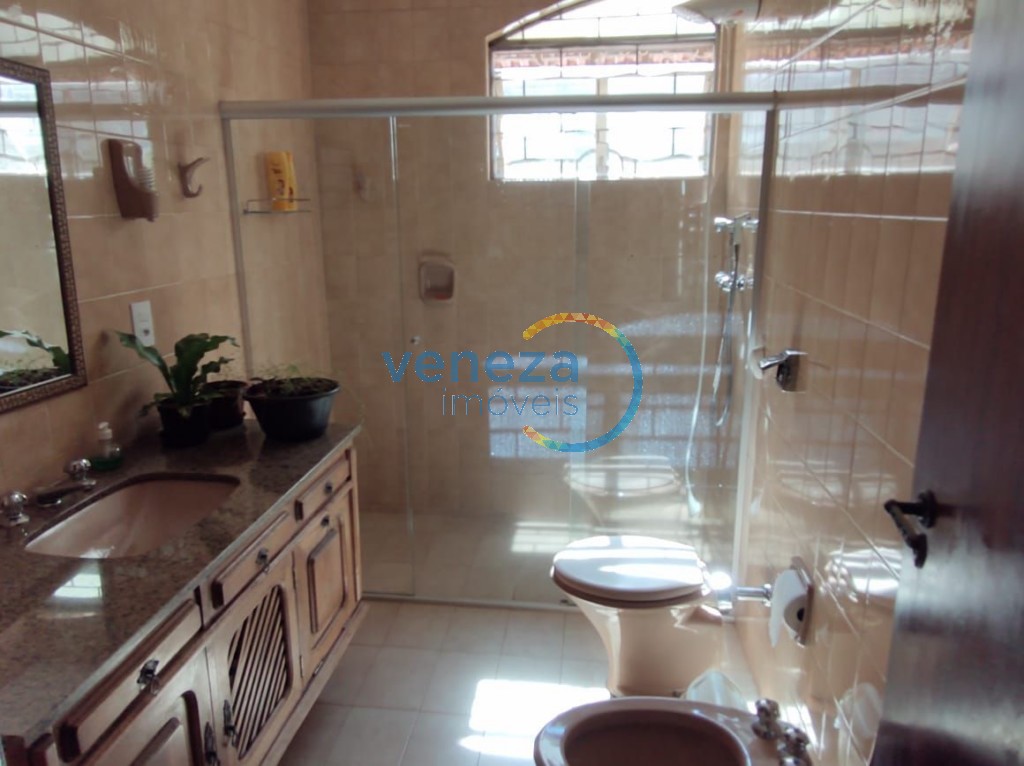 Casa Residencial para venda no bairro Waldemar Hauer de Londrina - Foto 11