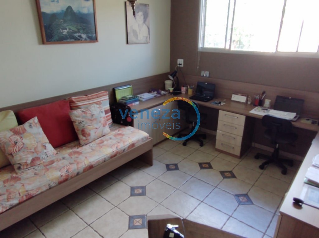 Casa Residencial para venda no bairro Waldemar Hauer de Londrina - Foto 16
