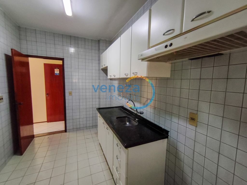 Apartamento à venda no bairro Centro de Londrina com 89.07m<sup>2</sup> útil, 3 quartos, 1 vaga de garagem