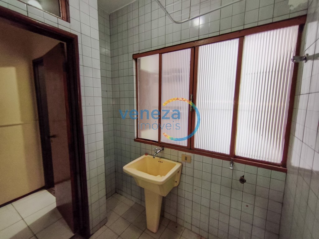 Apartamento à venda no bairro Centro de Londrina com 89.07m<sup>2</sup> útil, 3 quartos, 1 vaga de garagem