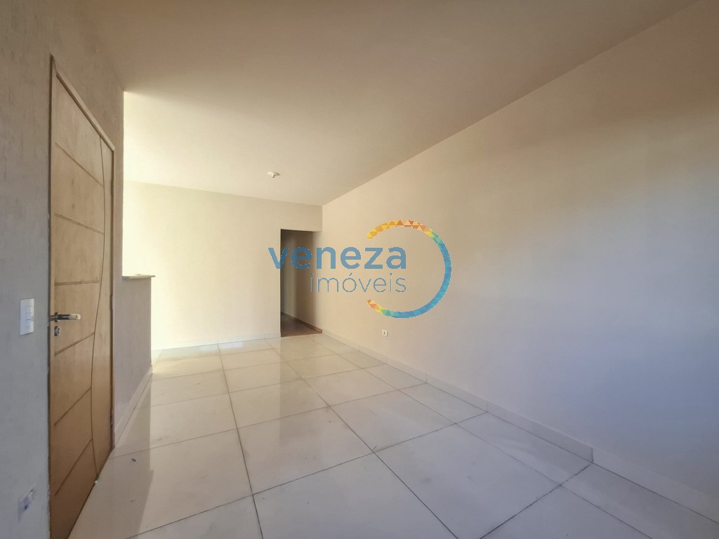 Casa Residencial à venda no bairro Piza de Londrina com 84.33m<sup>2</sup> útil, 3 quartos, 1 vaga de garagem