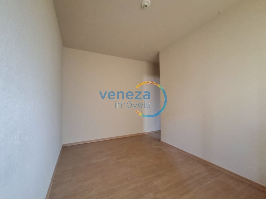 Casa Residencial à venda no bairro Piza de Londrina com 84.33m<sup>2</sup> útil, 3 quartos, 1 vaga de garagem