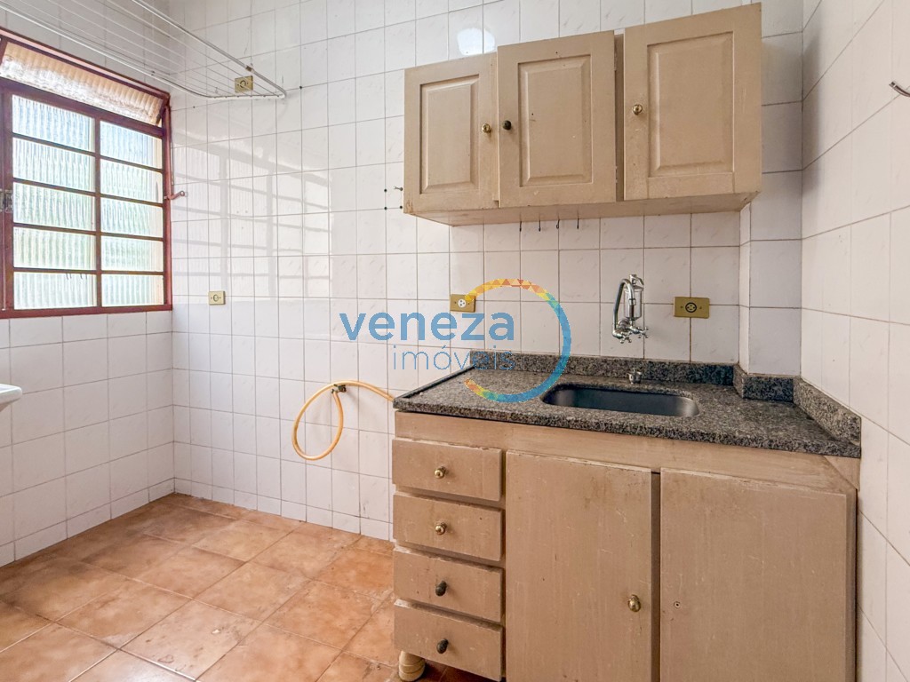 Apartamento para locação no bairro Centro de Londrina com 25.62m<sup>2</sup> útil, 1 quarto