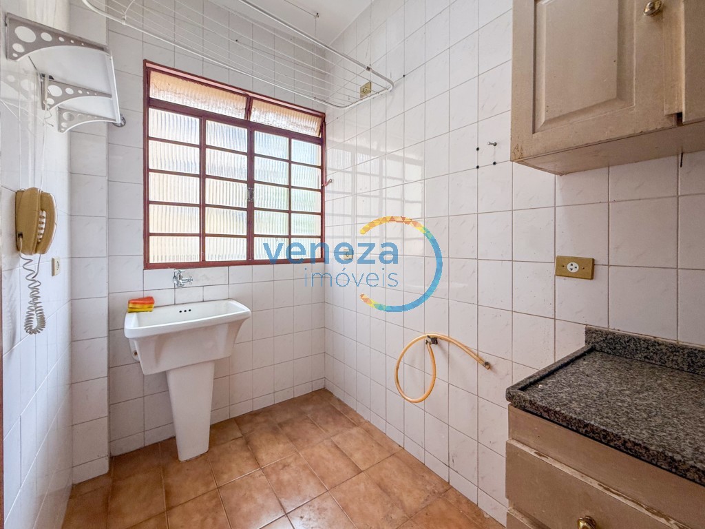 Apartamento para locação no bairro Centro de Londrina com 25.62m<sup>2</sup> útil, 1 quarto
