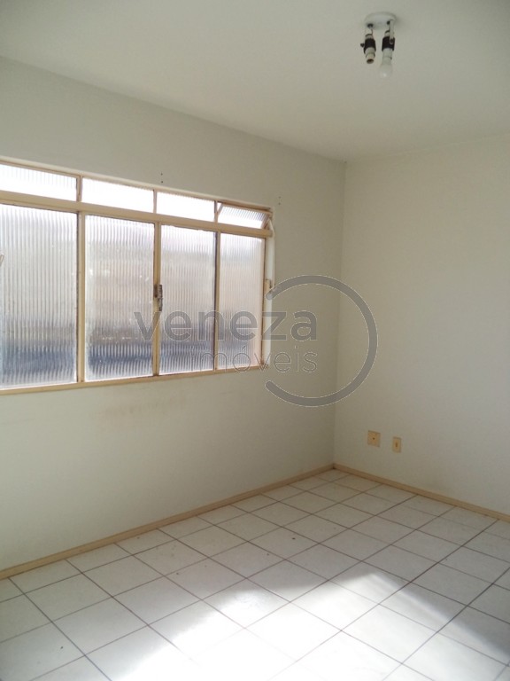 Apartamento para venda no Lima Azevedo em Londrina com 60m² por R$
                                                                                                                                                220.000,00                                                                                                                                        