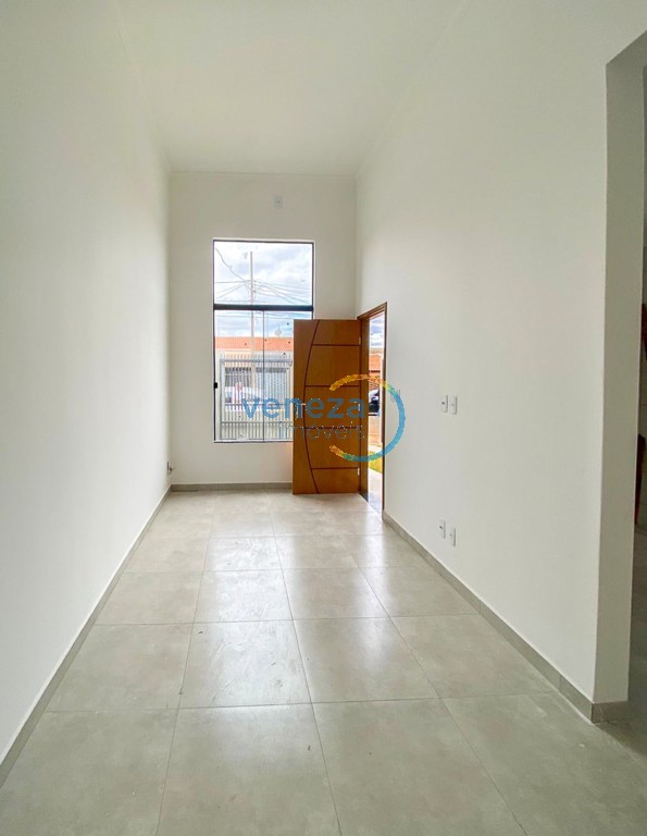 Casa Residencial à venda no bairro Jardim Belem de Londrina com 70m<sup>2</sup> útil, 3 quartos, 1 vaga de garagem