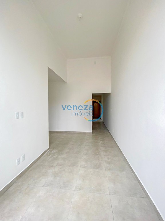 Casa Residencial à venda no bairro Jardim Belem de Londrina com 70m<sup>2</sup> útil, 3 quartos, 1 vaga de garagem