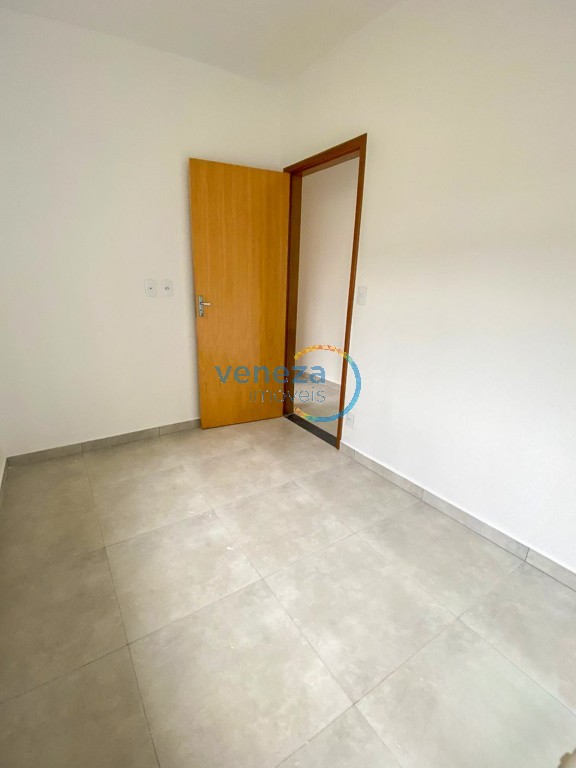 Casa Residencial à venda no bairro Jardim Belem de Londrina com 70m<sup>2</sup> útil, 3 quartos, 1 vaga de garagem