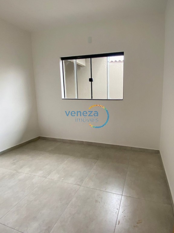 Casa Residencial à venda no bairro Jardim Belem de Londrina com 70m<sup>2</sup> útil, 3 quartos, 1 vaga de garagem