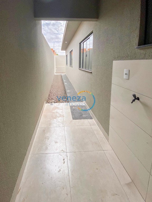 Casa Residencial à venda no bairro Jardim Belem de Londrina com 70m<sup>2</sup> útil, 3 quartos, 1 vaga de garagem