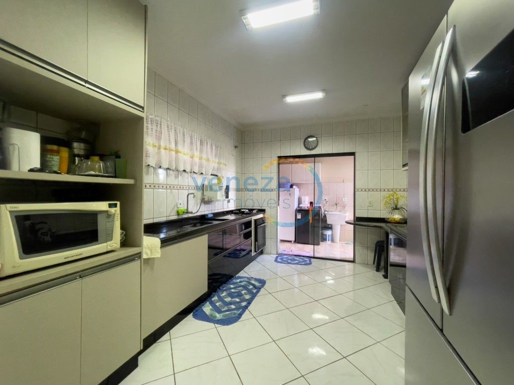 Casa Residencial para venda no bairro Coliseu de Londrina - Foto 9