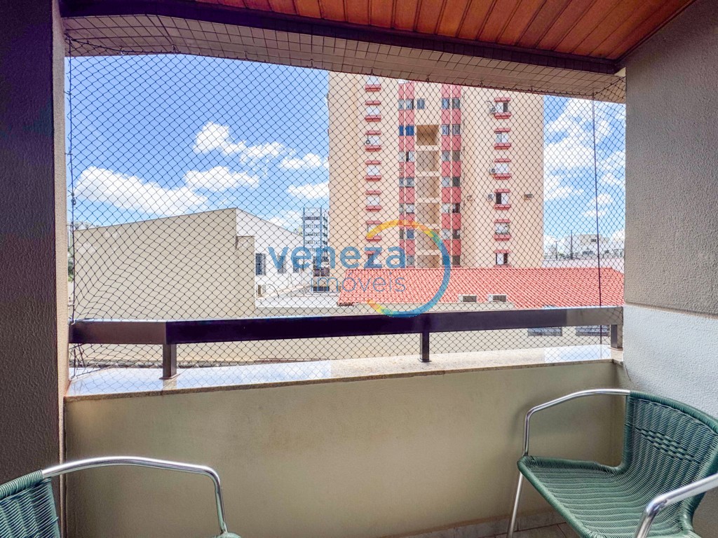 Apartamento para locação no bairro Centro de Londrina com 74.35m<sup>2</sup> útil, 3 quartos, 1 vaga de garagem