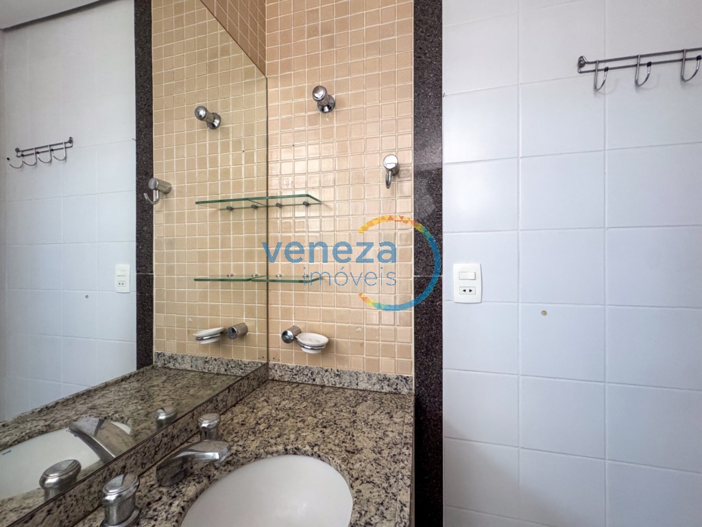 Apartamento para locação no bairro Centro de Londrina com 74.35m<sup>2</sup> útil, 3 quartos, 1 vaga de garagem