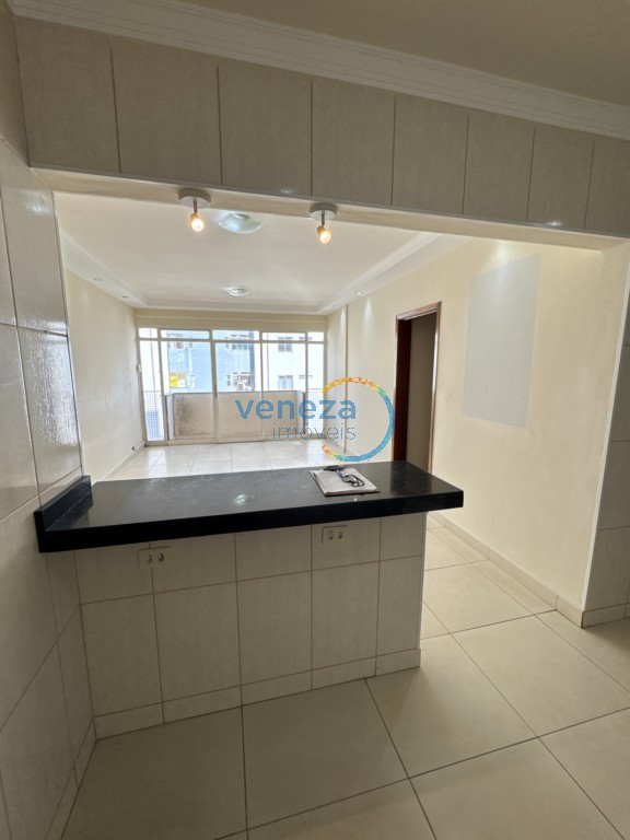 Apartamento para locacao no Centro em Londrina com 129,57m² por R$ 1.775,00