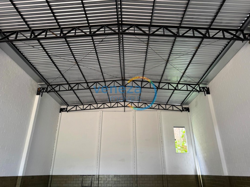 Barracão para locação no bairro Portal de Versalhes de Londrina com 240m<sup>2</sup> útil