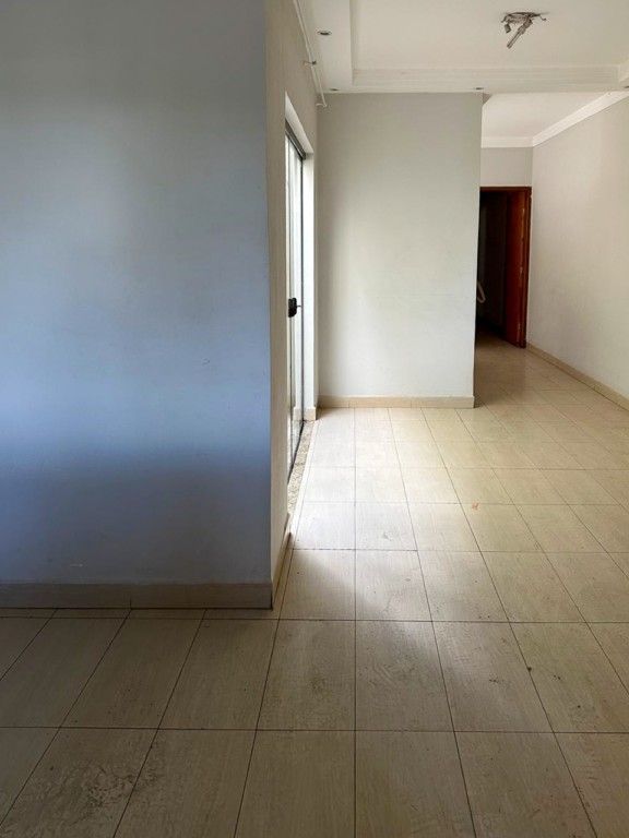 Casa Residencial para venda no Aeroporto em Londrina com 93m² por R$ 298.000,00 - Foto 2