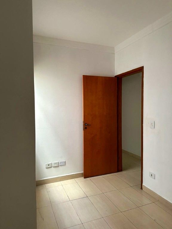 Casa Residencial para venda no bairro Aeroporto de Londrina - Foto 12