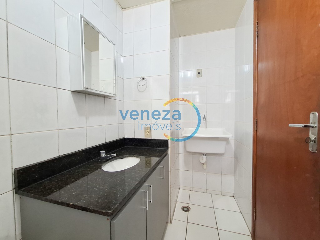 Apartamento para locação no bairro Cidade Universitaria de Londrina com 27m<sup>2</sup> útil, 1 quarto, 1 vaga de garagem