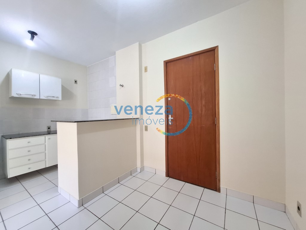 Apartamento para locação no bairro Cidade Universitaria de Londrina com 27m<sup>2</sup> útil, 1 quarto, 1 vaga de garagem