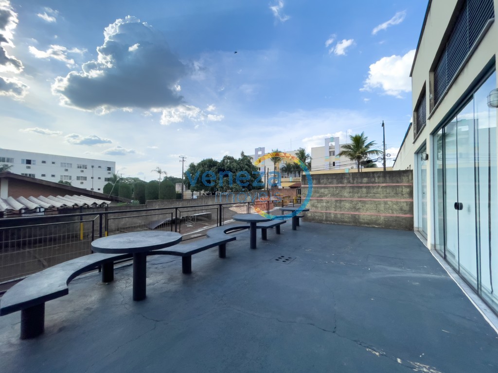 Apartamento para locação no bairro Cidade Universitaria de Londrina com 27m<sup>2</sup> útil, 1 quarto, 1 vaga de garagem