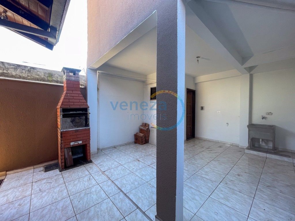 Casa Residencial à venda no bairro Jardim Itapema de Londrina com 172m<sup>2</sup> útil, 5 quartos, 3 vagas de garagem