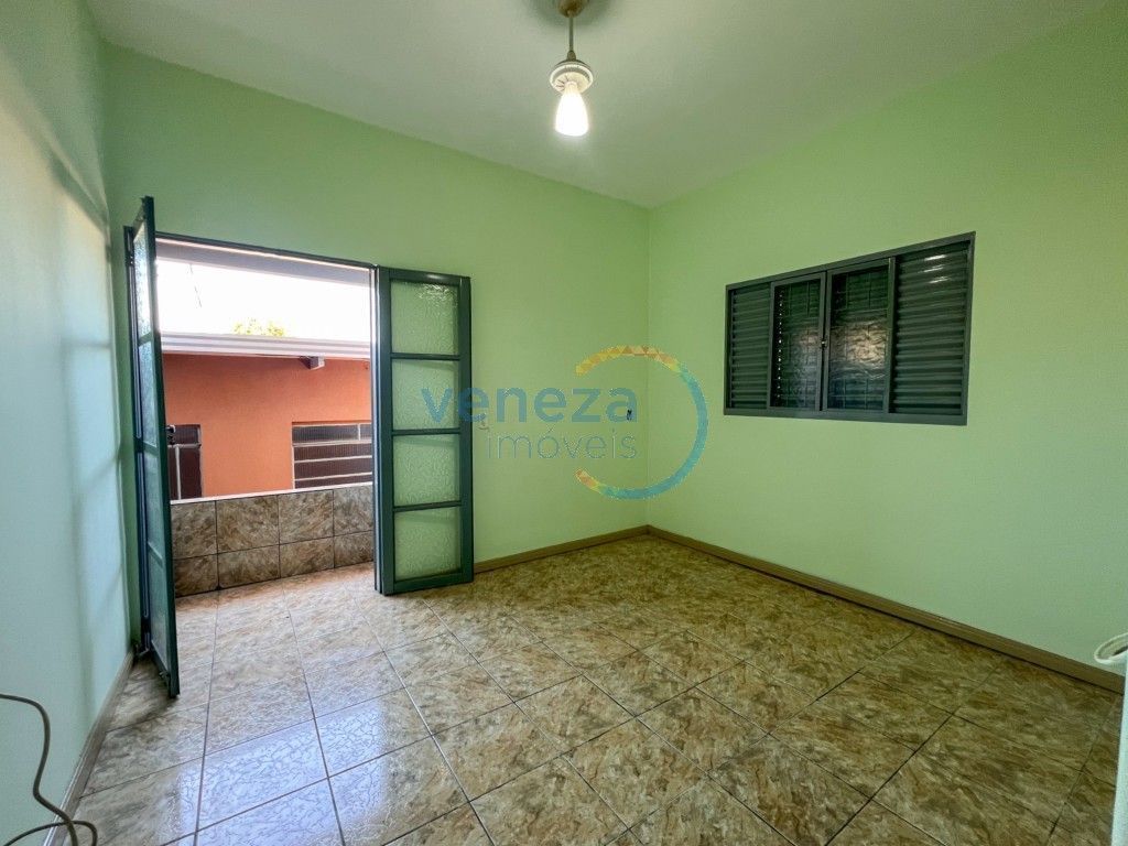 Casa Residencial à venda no bairro Piza de Londrina com 199.5m<sup>2</sup> útil, 3 quartos, 1 vaga de garagem